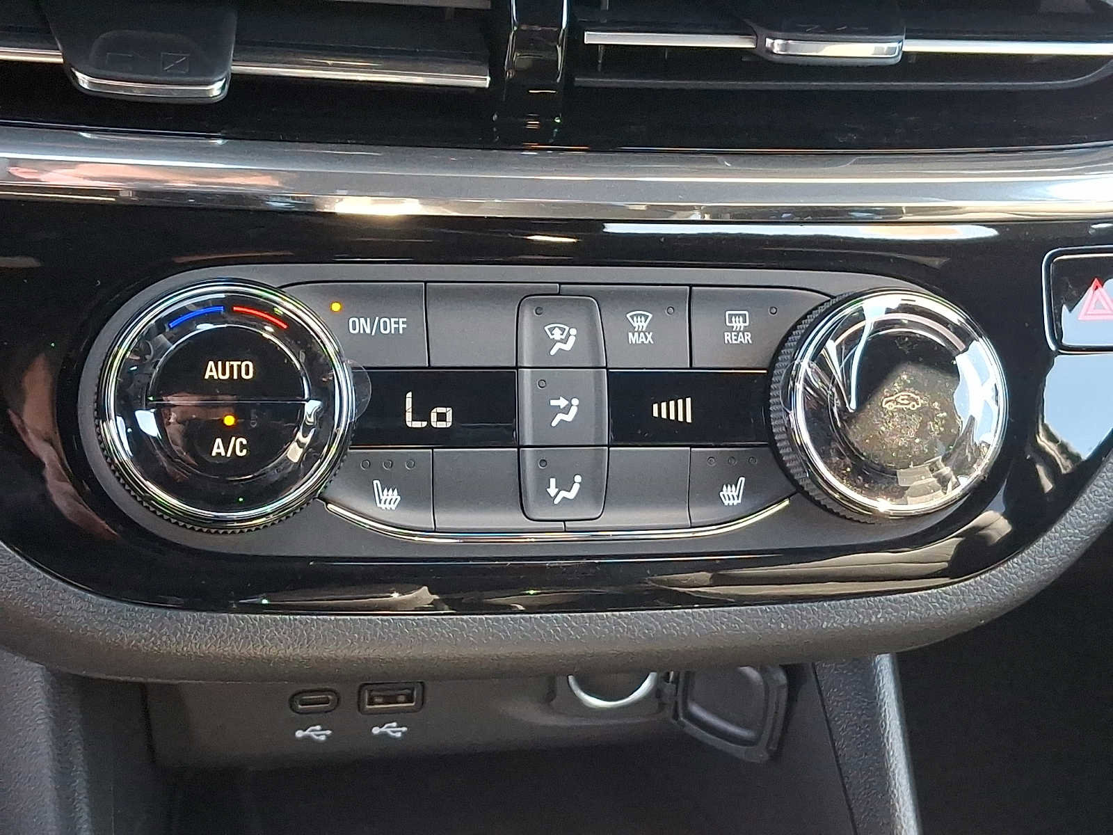 New 2026 Buick Envista Sport Touring FWD image 13