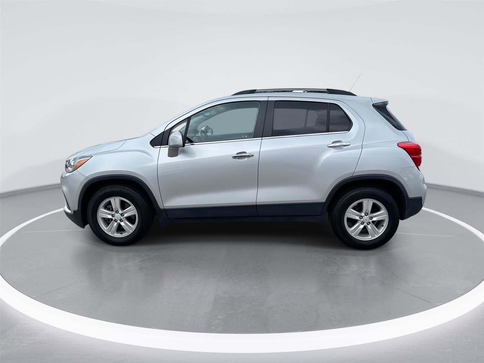 Used 2020 Chevrolet Trax LT w/ LT Convenience Package FWD image 5