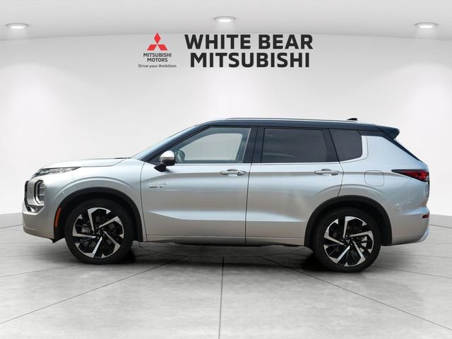 Used 2025 Mitsubishi Outlander SEL AWD/4WD image 3