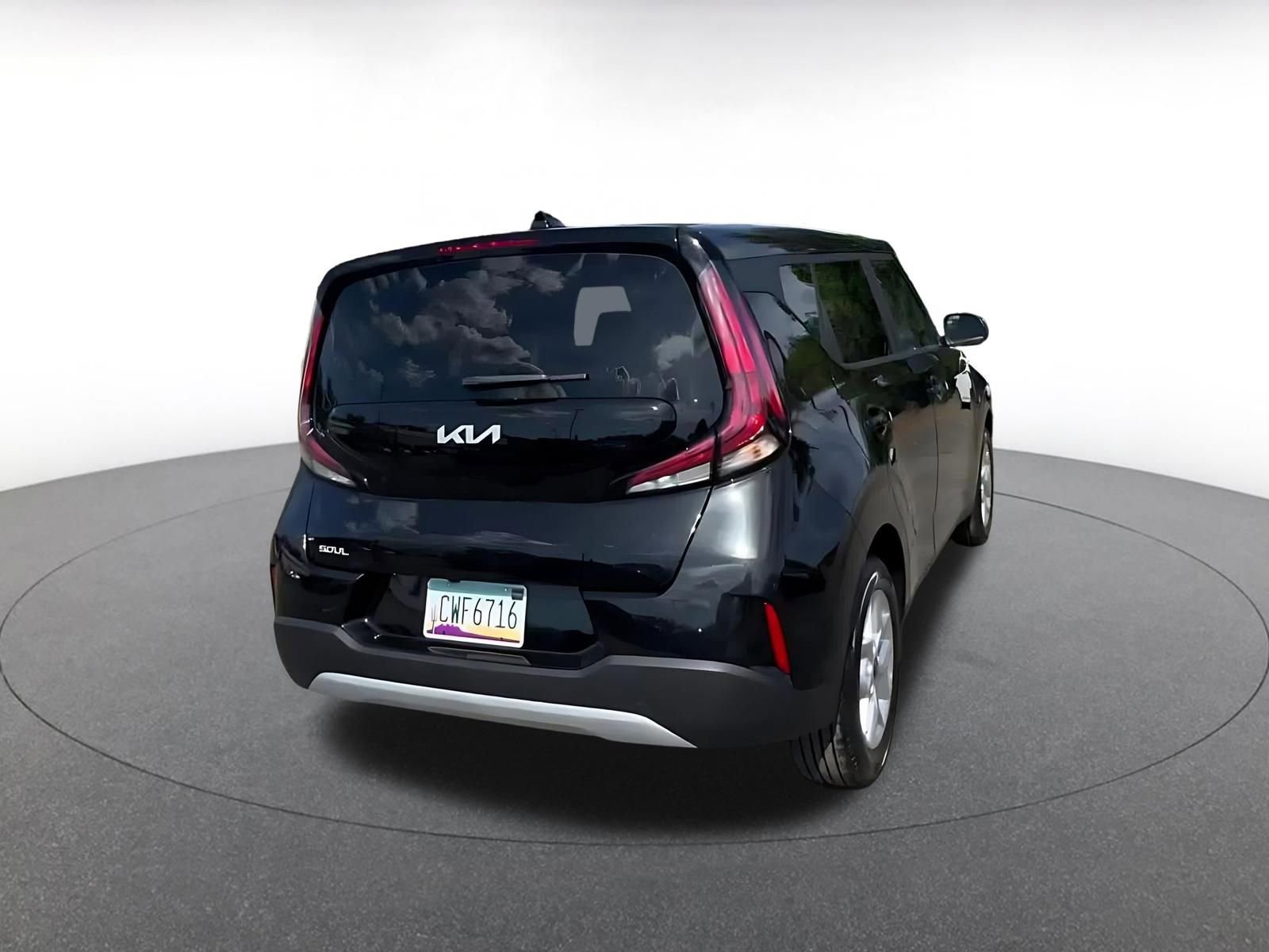 Used 2025 Kia Soul LX w/ LX Technology Package image 14