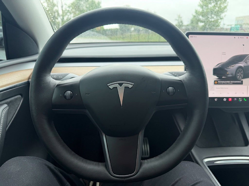 Used 2023 Tesla Model Y Performance AWD/4WD image 13