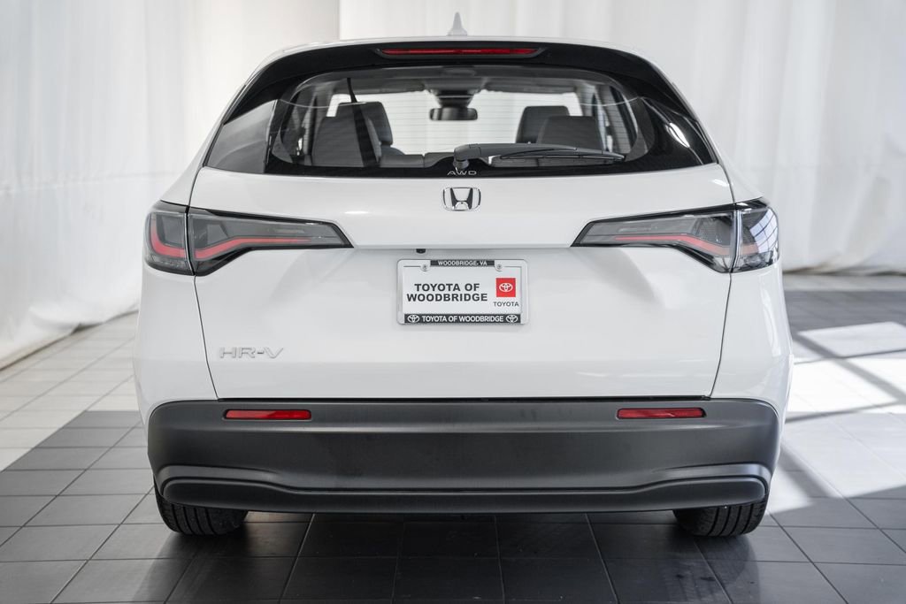 Used 2025 Honda HR-V LX image 5