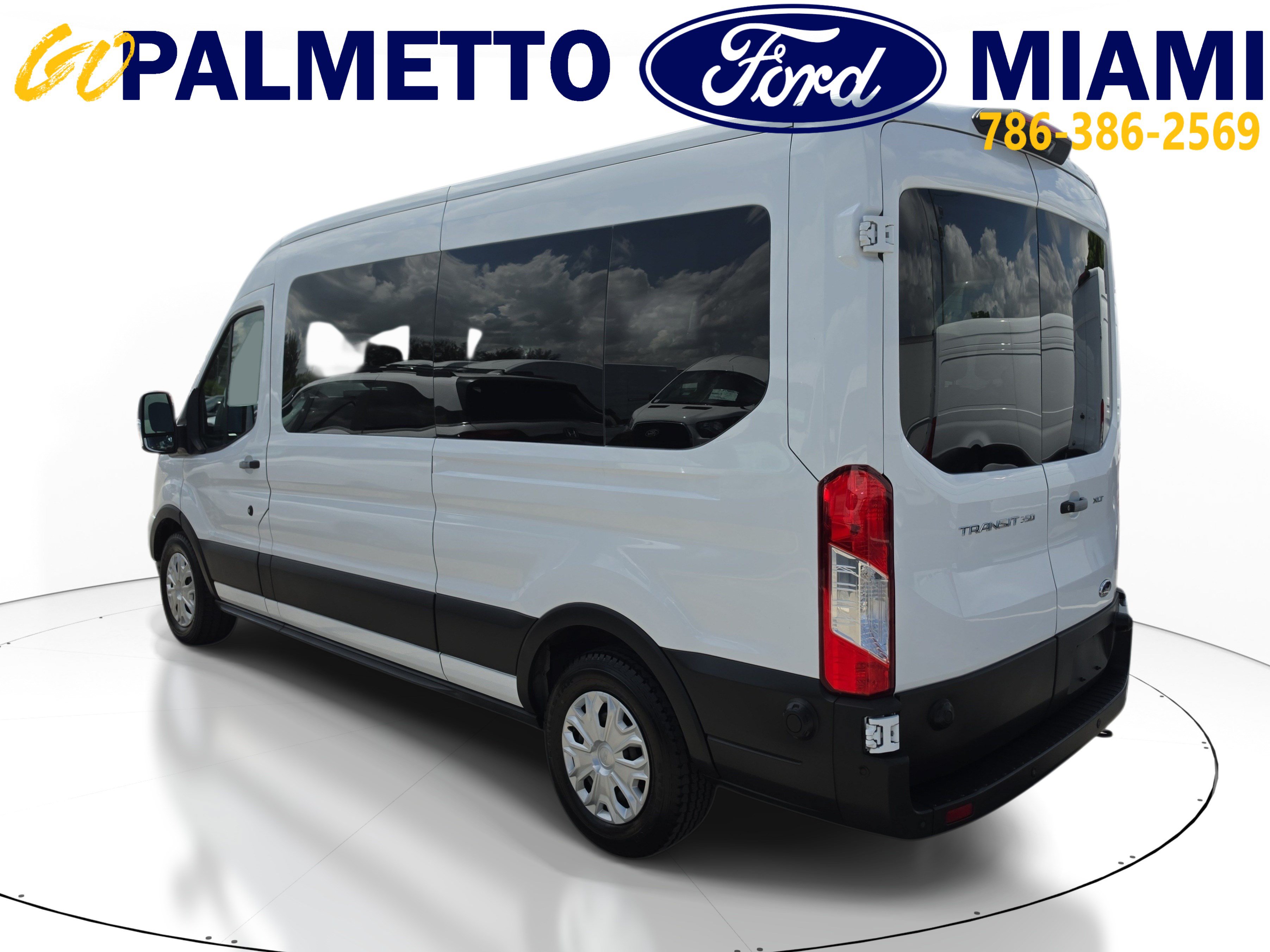 Used 2024 Ford Transit 350 XLT RWD image 4