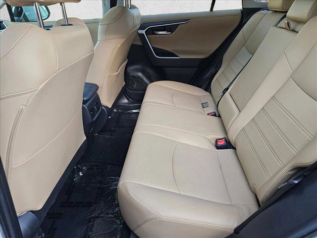 Used 2020 Toyota RAV4 Limited image 17