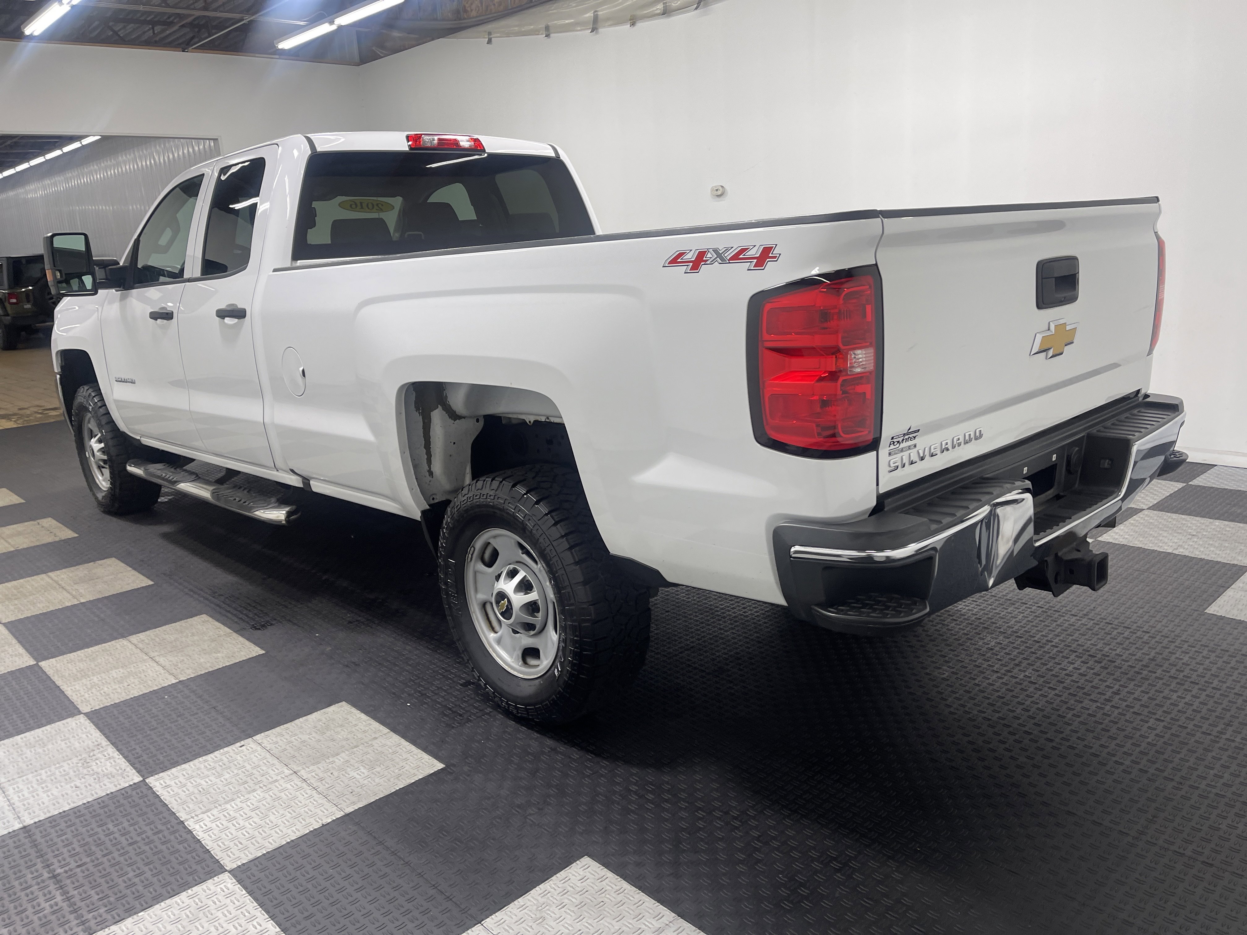 Used 2016 Chevrolet Silverado 2500 W/T w/ WT Convenience Package AWD/4WD image 2