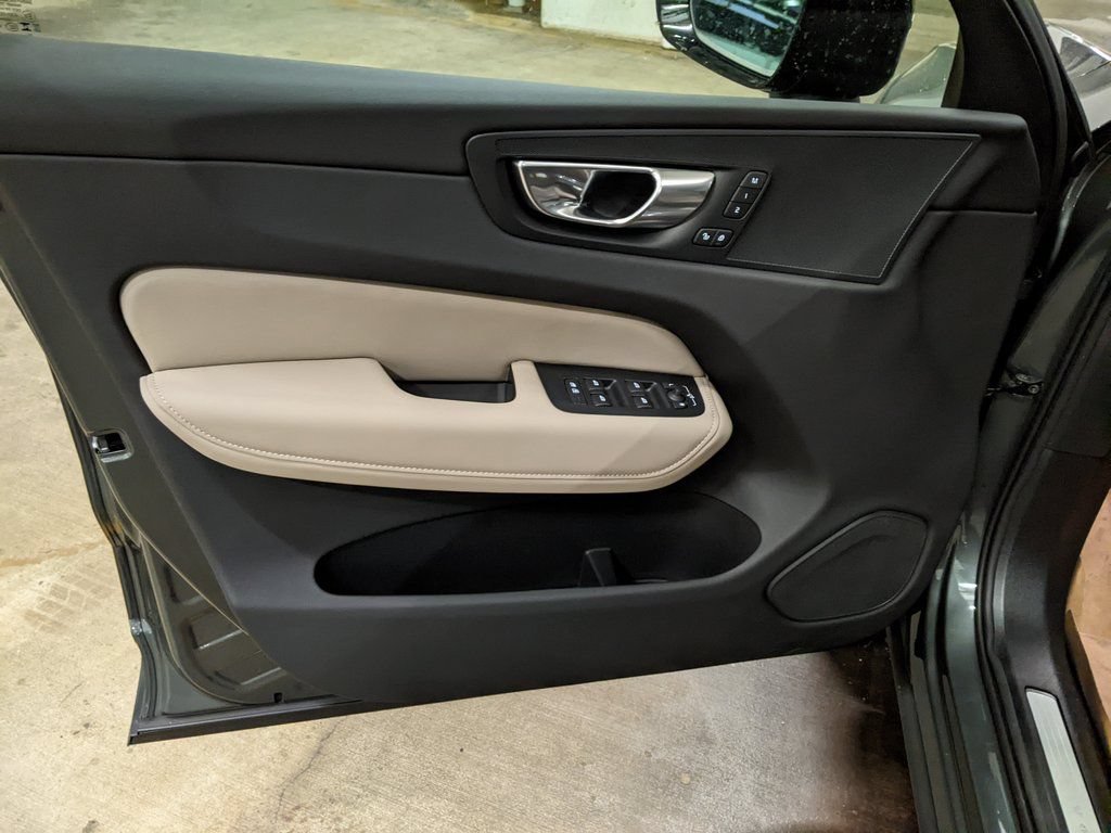 New 2026 Volvo XC60 T8 Core w/ Climate Package AWD/4WD image 9