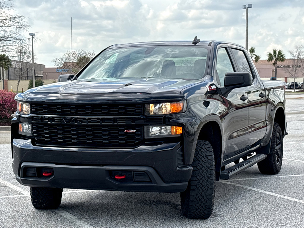 Used 2021 Chevrolet Silverado 1500 Custom Trail Boss w/ Midnight Edition AWD/4WD image 3