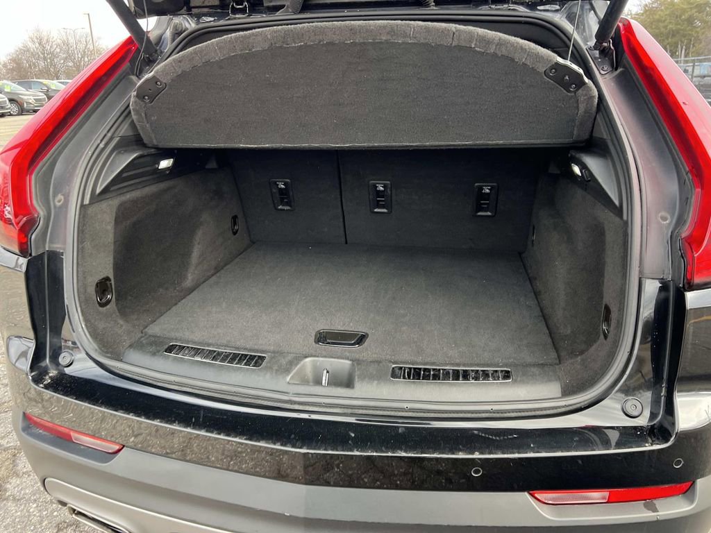 Used 2023 Cadillac XT4 Premium Luxury AWD/4WD image 9