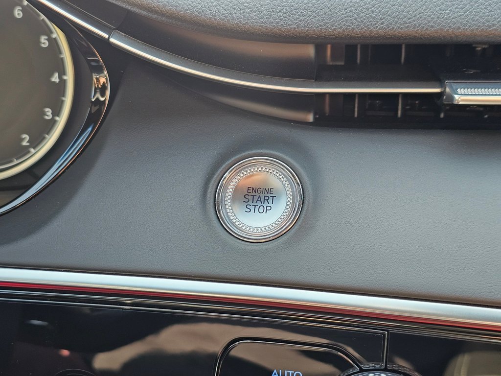 Used 2025 Genesis GV70 3.5T Sport image 17