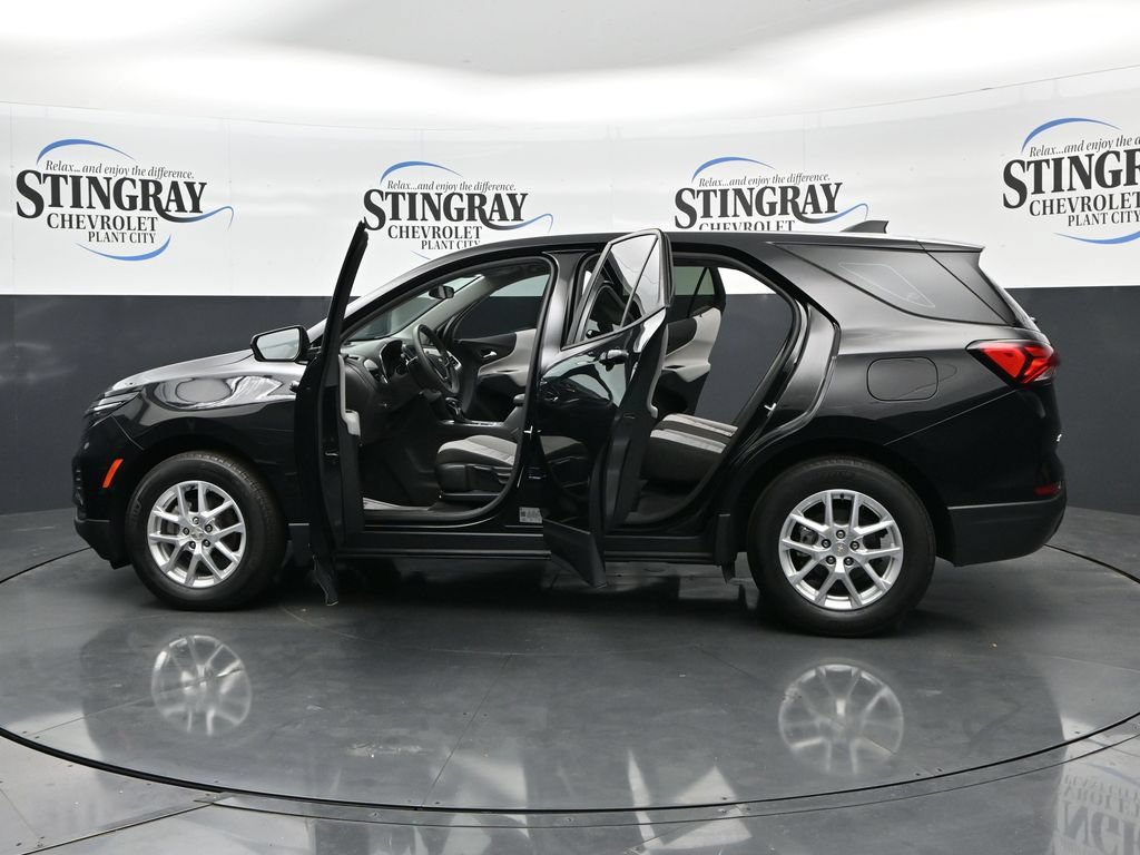 Used 2023 Chevrolet Equinox LS FWD image 40