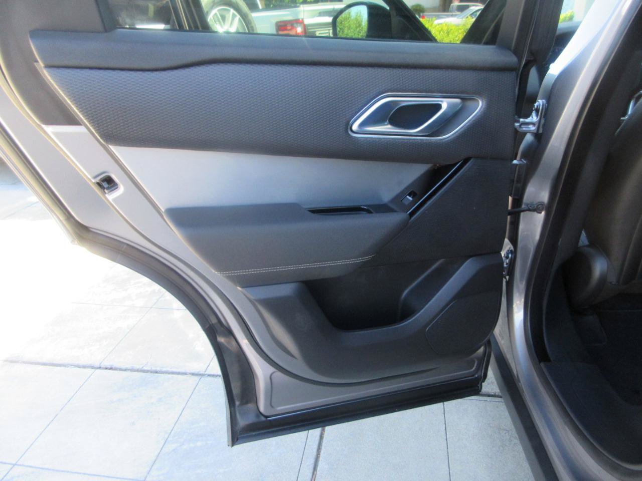 Used 2023 Land Rover Range Rover Velar R-Dynamic S AWD/4WD image 39