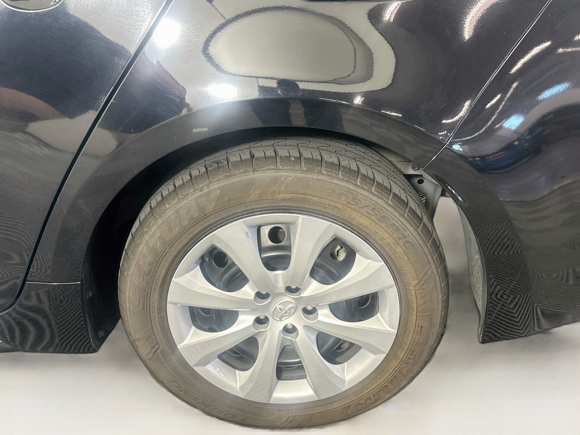Used 2024 Toyota Corolla LE FWD image 11