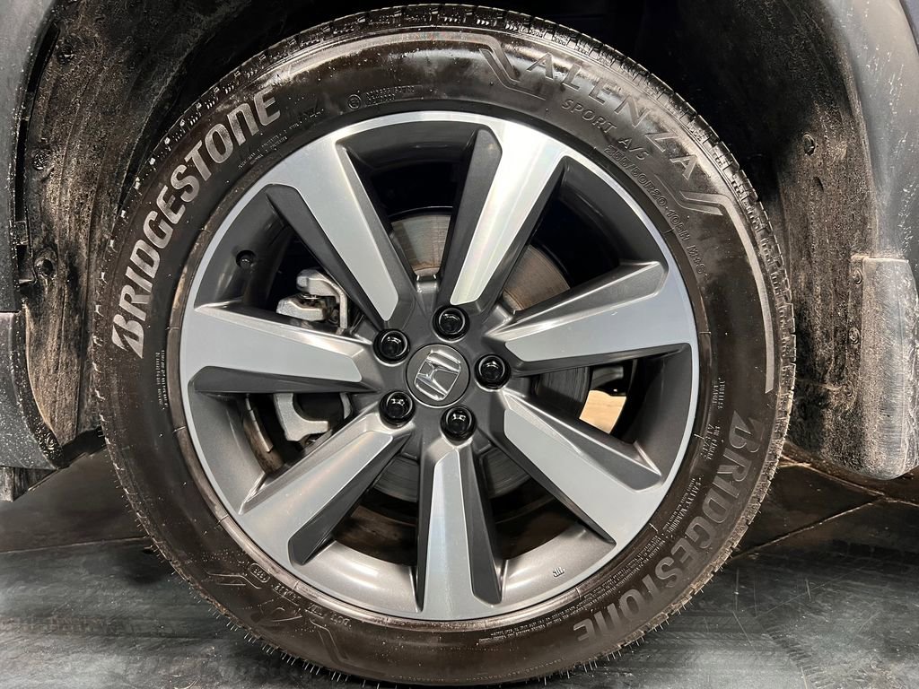 Used 2025 Honda Pilot Touring image 29