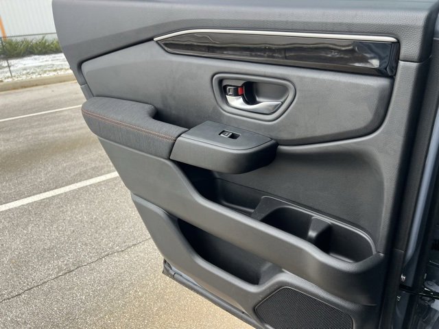 New 2025 Honda Pilot Sport image 30