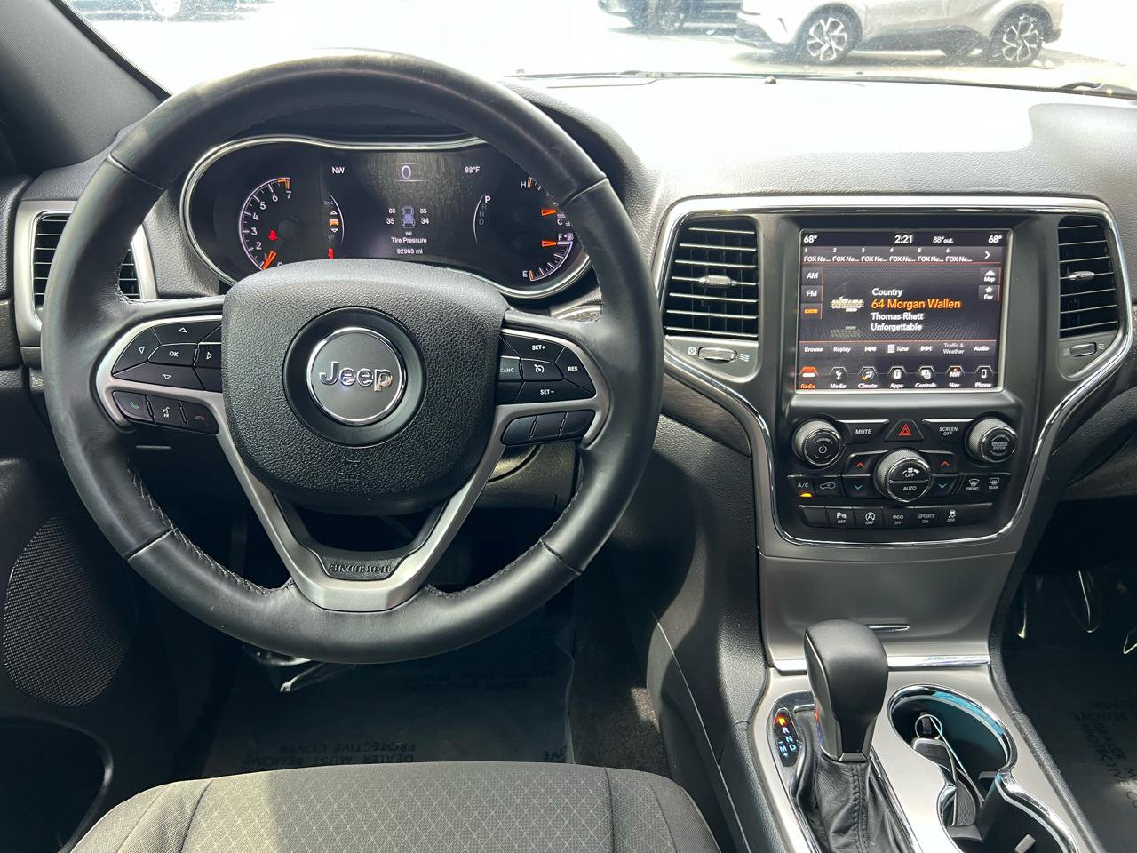 Used 2018 Jeep Grand Cherokee Laredo AWD/4WD image 17