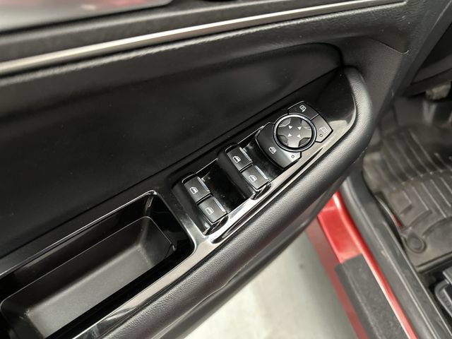 Used 2015 Ford Edge SEL w/ Equipment Group 201A AWD/4WD image 18