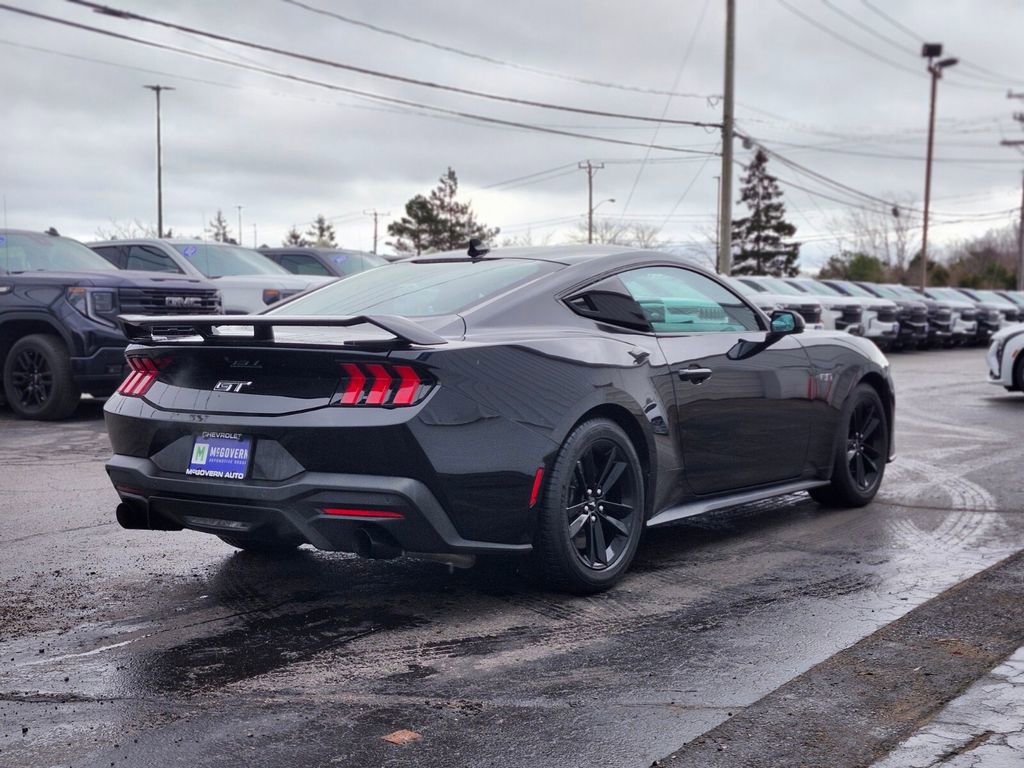 Used 2024 Ford Mustang GT RWD image 5