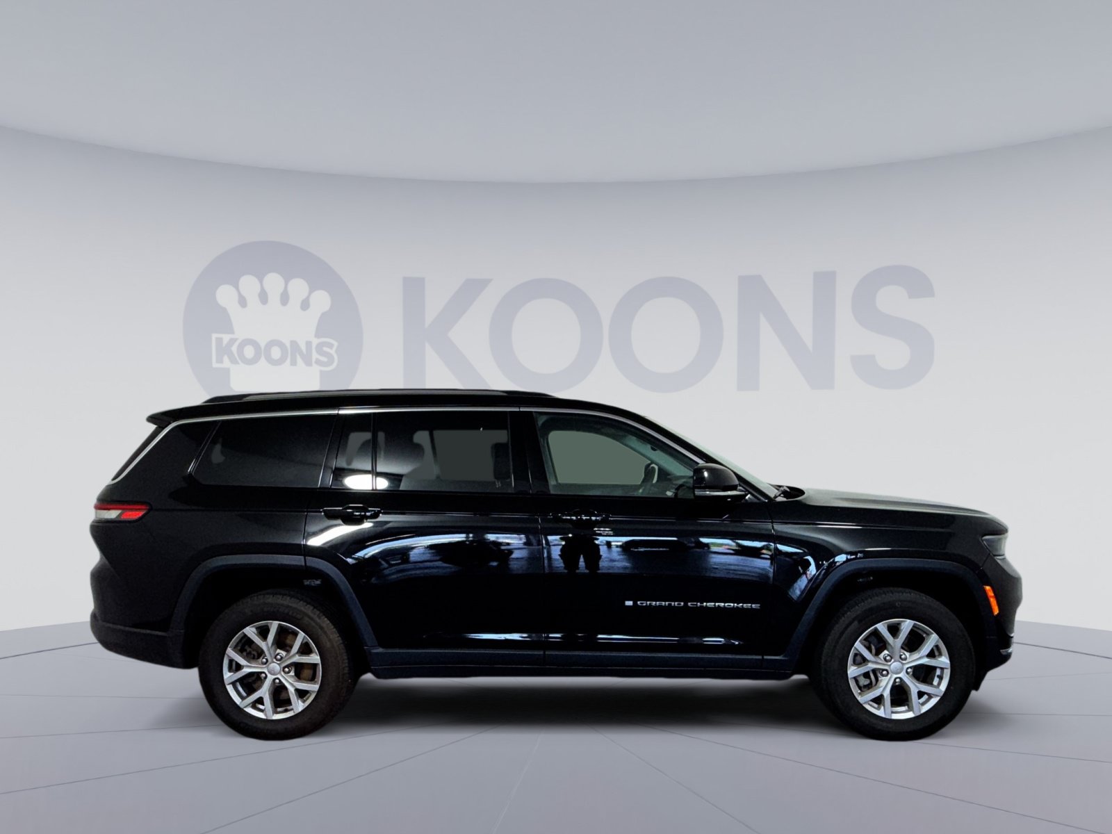 Used 2023 Jeep Grand Cherokee L Limited AWD/4WD image 8