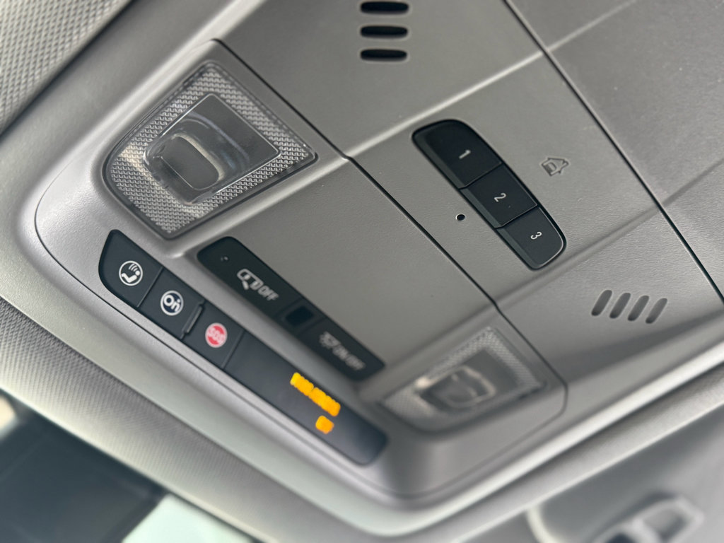 Used 2019 GMC Acadia SLT image 26