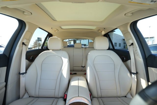 Used 2022 Mercedes-Benz GLC 300 4MATIC w/ Multimedia Package Lite image 32