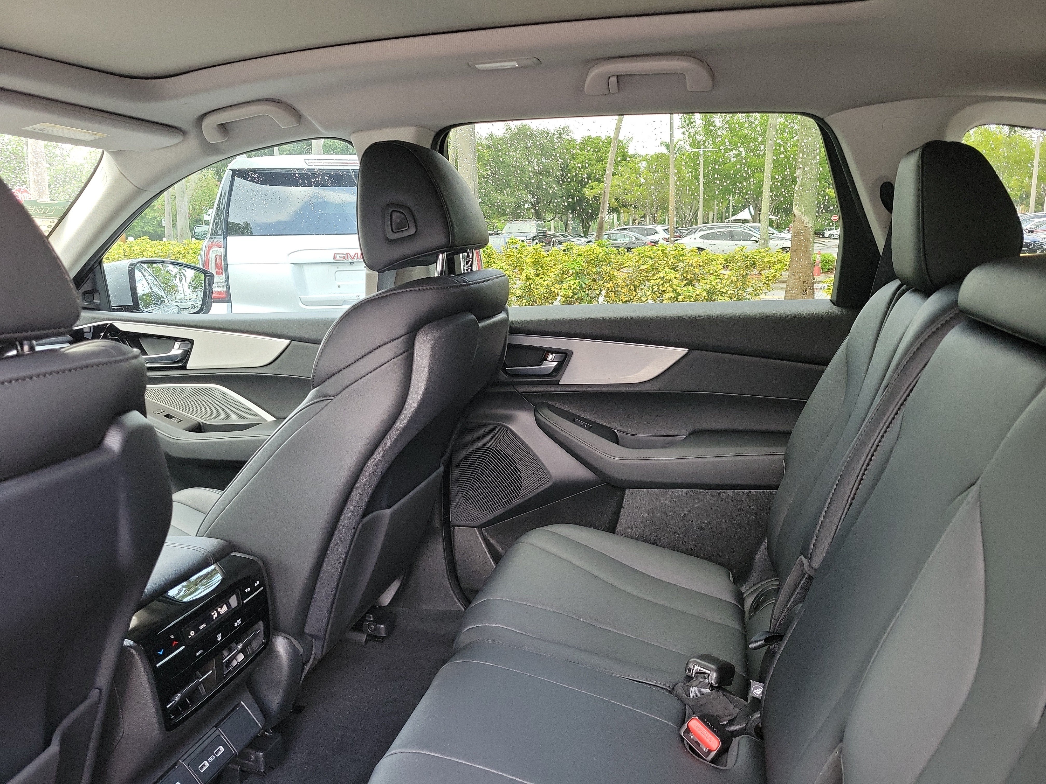 Used 2024 Acura MDX FWD image 8