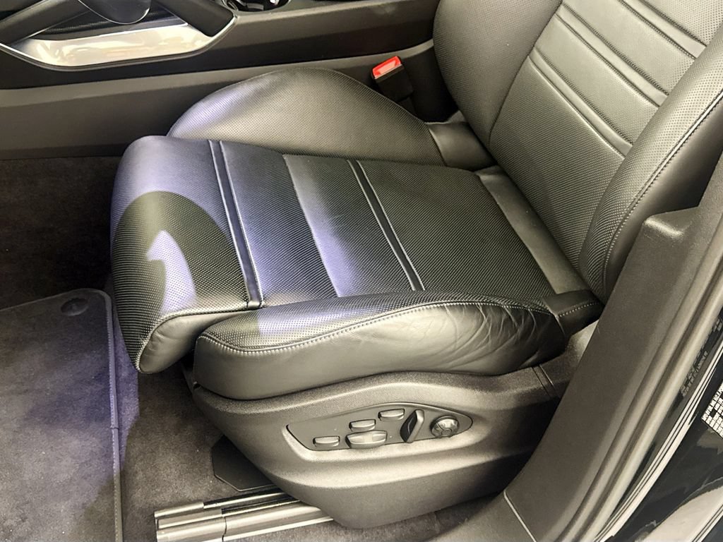 Used 2023 Porsche Cayenne Turbo AWD/4WD image 19