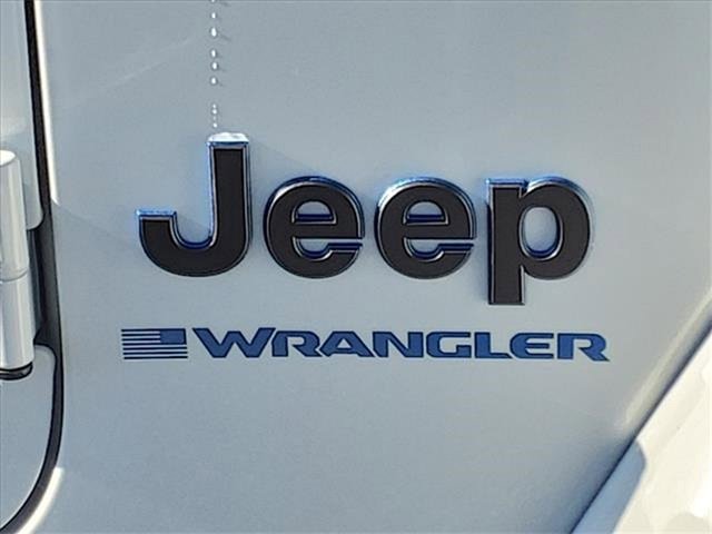 New 2023 Jeep Wrangler Unlimited Rubicon 4xe w/ Cold Weather Group image 10