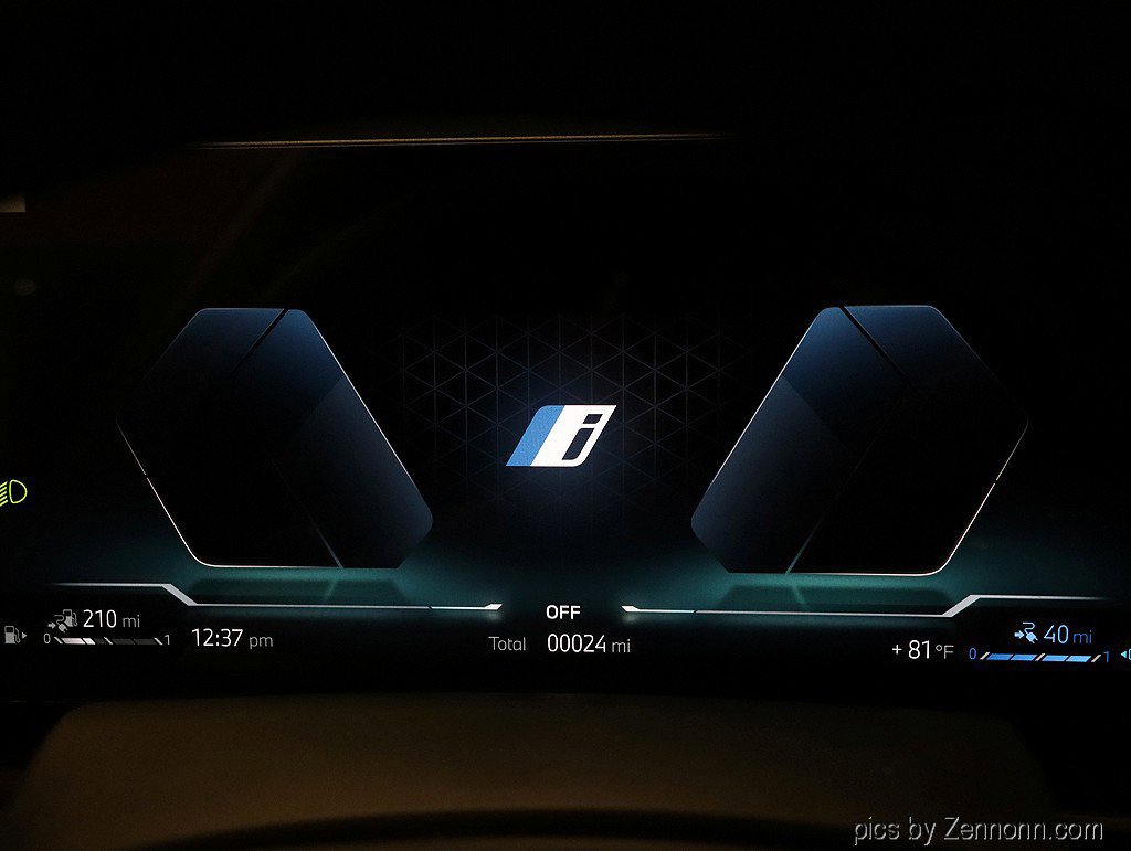 Used 2026 BMW X5 xDrive50e w/ M Sport Package image 24