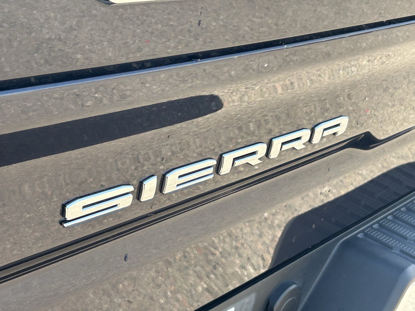Used 2025 GMC Sierra 1500 SLT RWD image 10