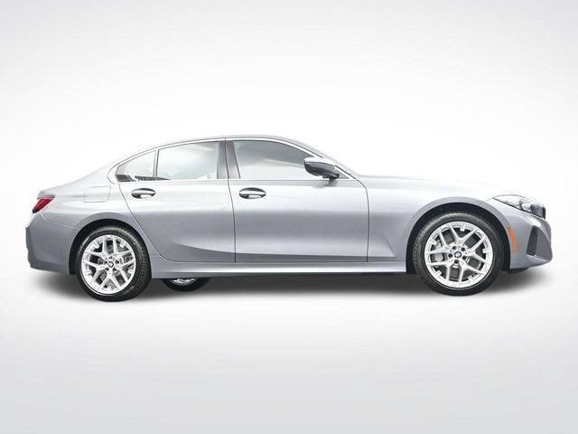 New 2026 BMW 330i xDrive Sedan w/ Premium Package AWD/4WD image 31