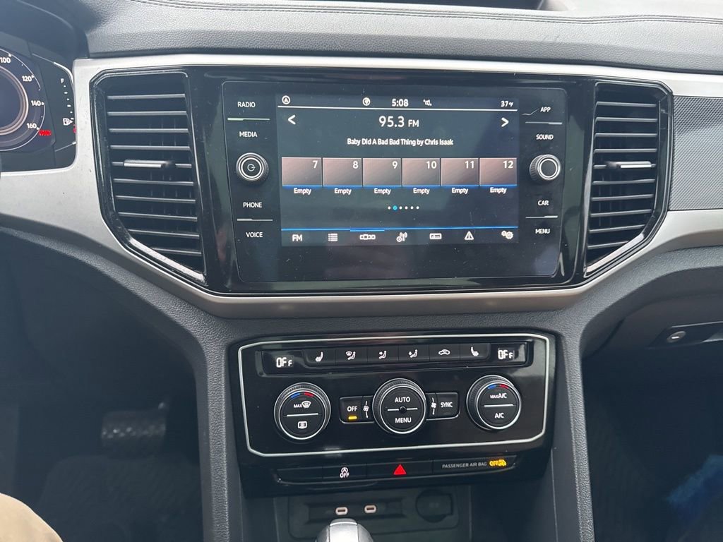 Used 2022 Volkswagen Atlas Cross Sport SE image 6