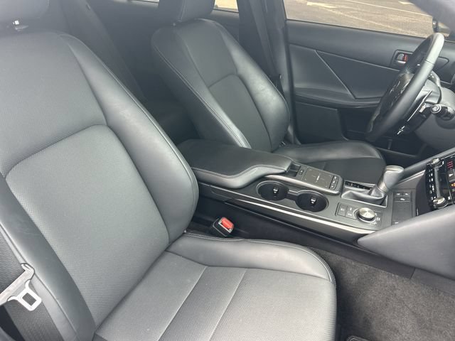 Used 2023 Lexus IS 300 w/ Comfort Package RWD image 33