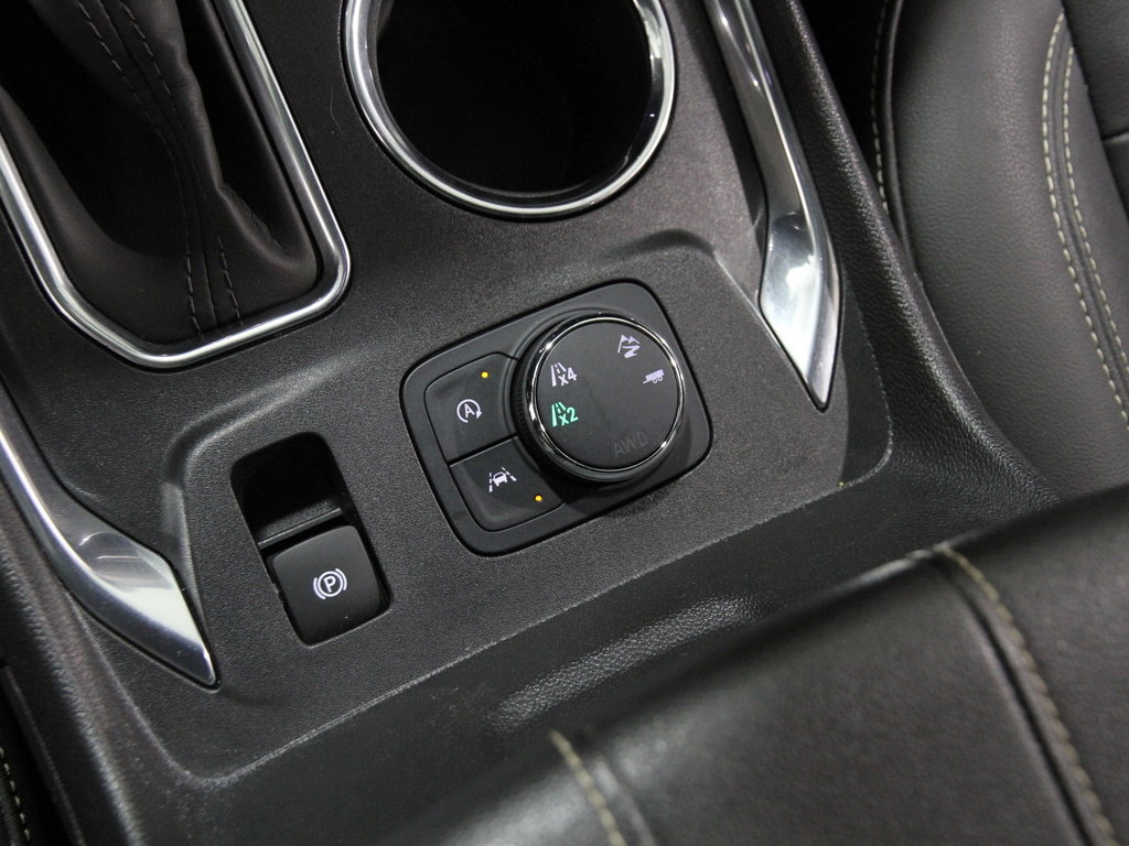 Used 2023 Chevrolet Traverse LT image 17