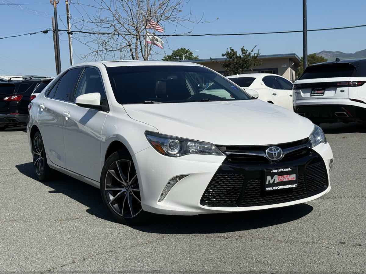 Used 2015 Toyota Camry XSE w/ Moonroof Package image 1