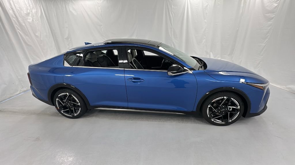 New 2025 Kia K4 GT-Line w/ GT-Line Premium Package image 2