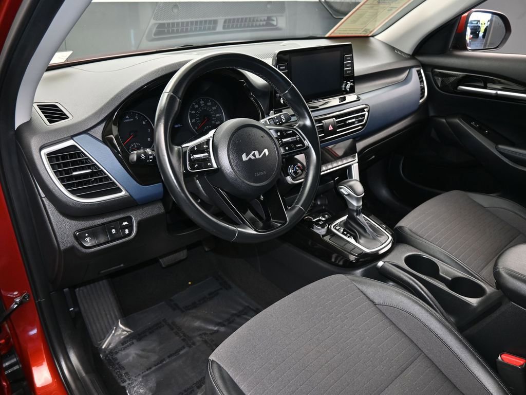 Used 2023 Kia Seltos S image 10