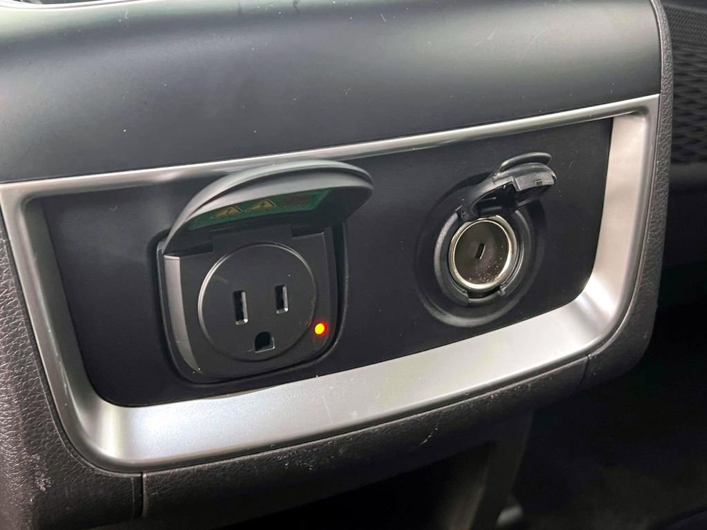 Used 2025 Kia Carnival SX Prestige image 14