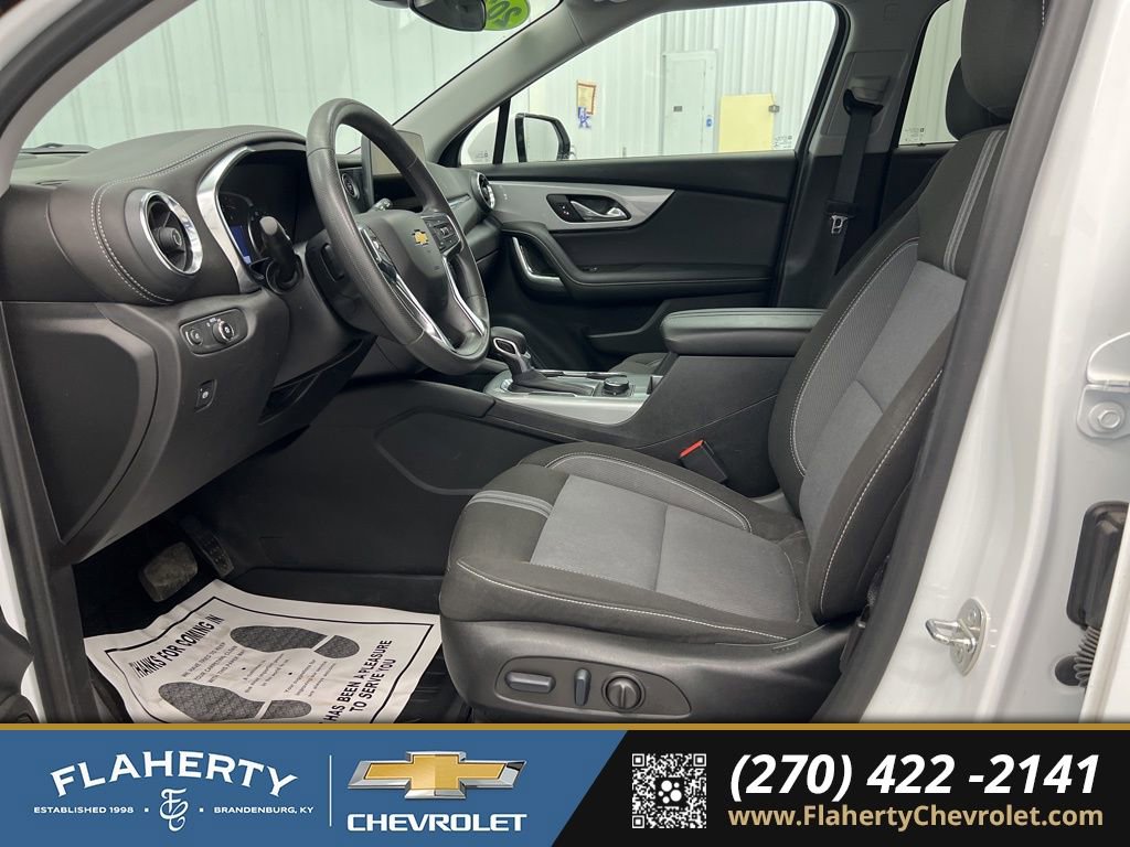 Used 2023 Chevrolet Blazer LT image 9