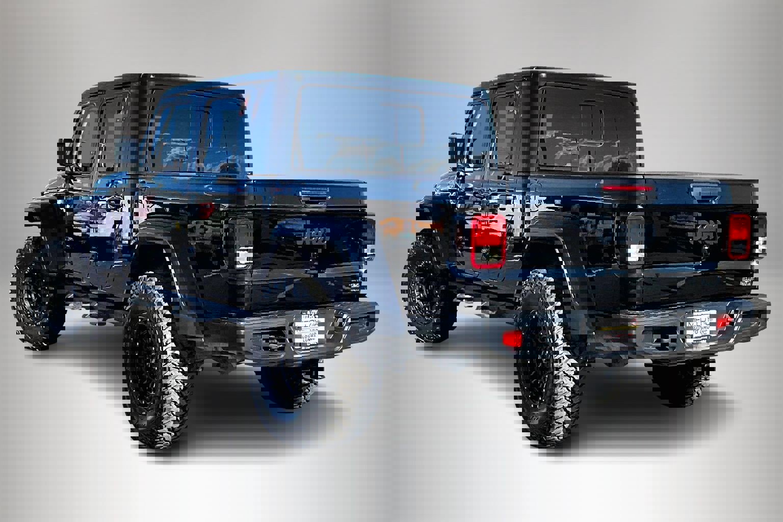 Used 2025 Jeep Gladiator Sport image 4