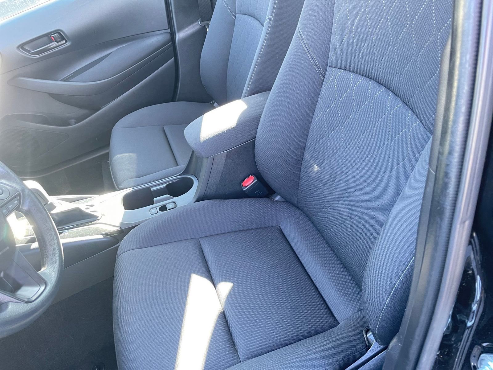 Used 2025 Toyota Corolla LE image 36