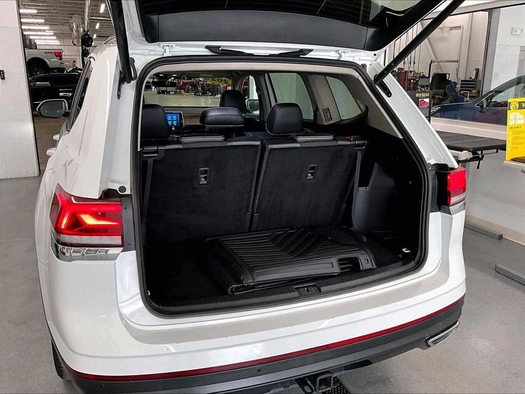Used 2025 Volkswagen Atlas SE AWD/4WD image 36