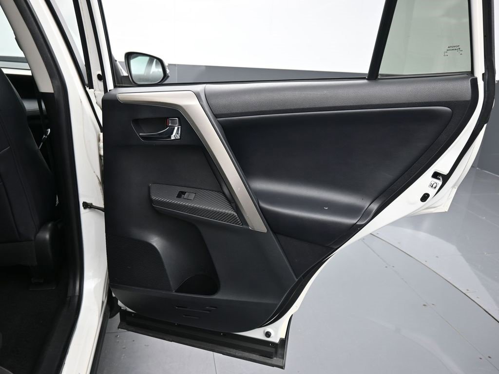 Used 2013 Toyota RAV4 Limited image 38