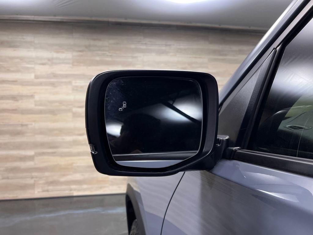 Used 2025 Honda Pilot TrailSport image 32