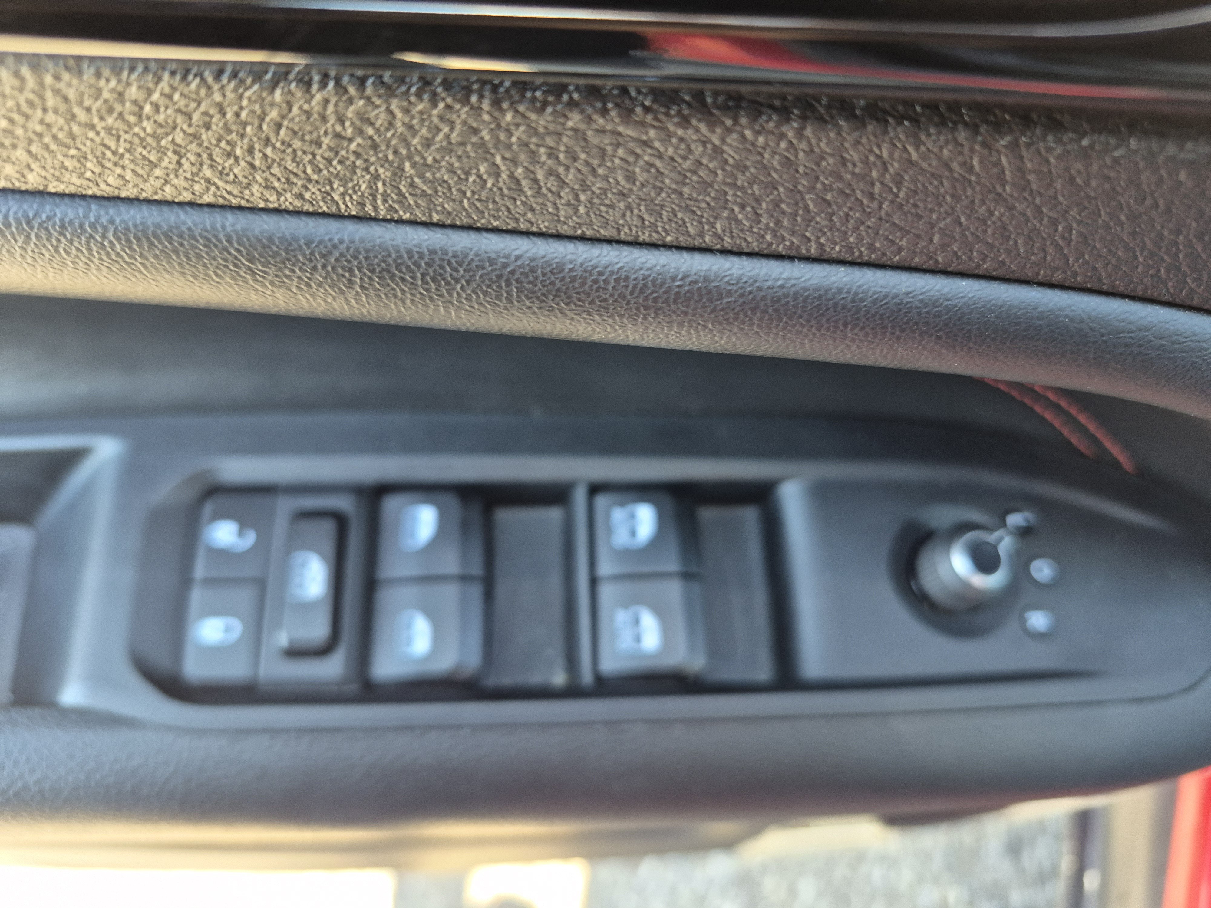 Used 2025 Jeep Compass Trailhawk AWD/4WD image 13