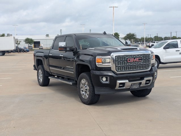 Used 2018 GMC Sierra 2500 Denali w/ Duramax Plus Package image 3