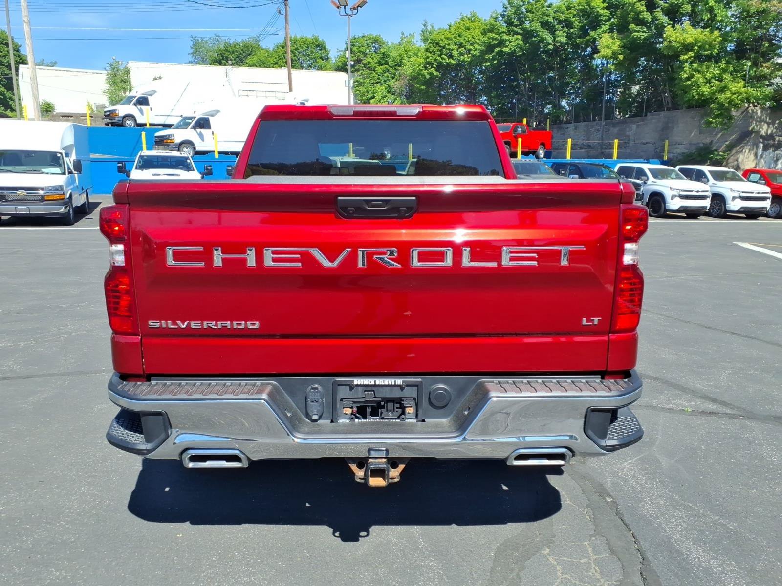 Used 2023 Chevrolet Silverado 1500 LT w/ Z71 Off-Road Package AWD/4WD image 4