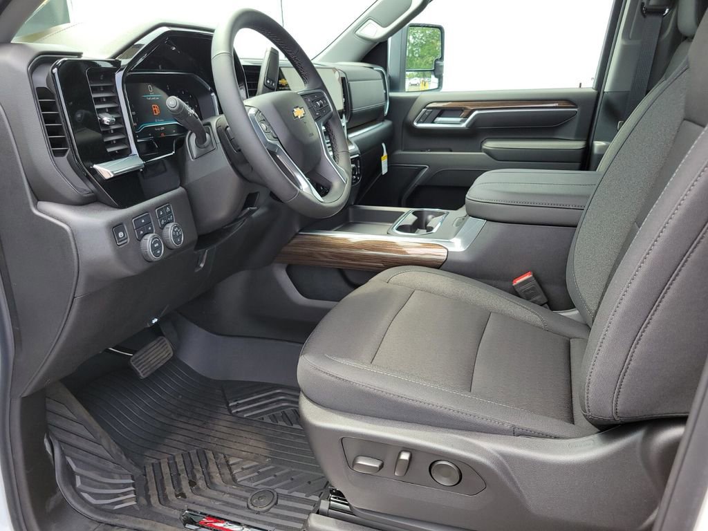 New 2025 Chevrolet Silverado 2500 LT w/ Safety Package AWD/4WD image 16
