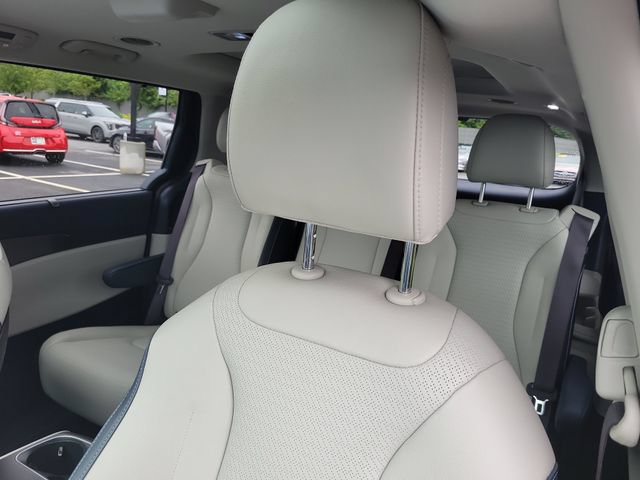 Certified 2025 Kia Carnival SX Prestige FWD image 26