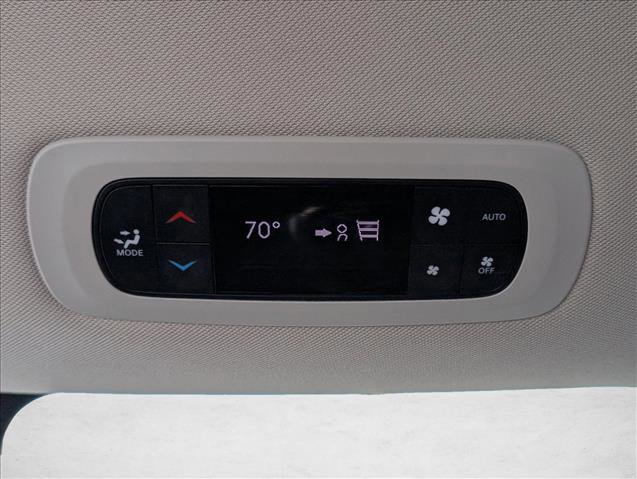 Used 2024 Chrysler Pacifica Touring-L image 17