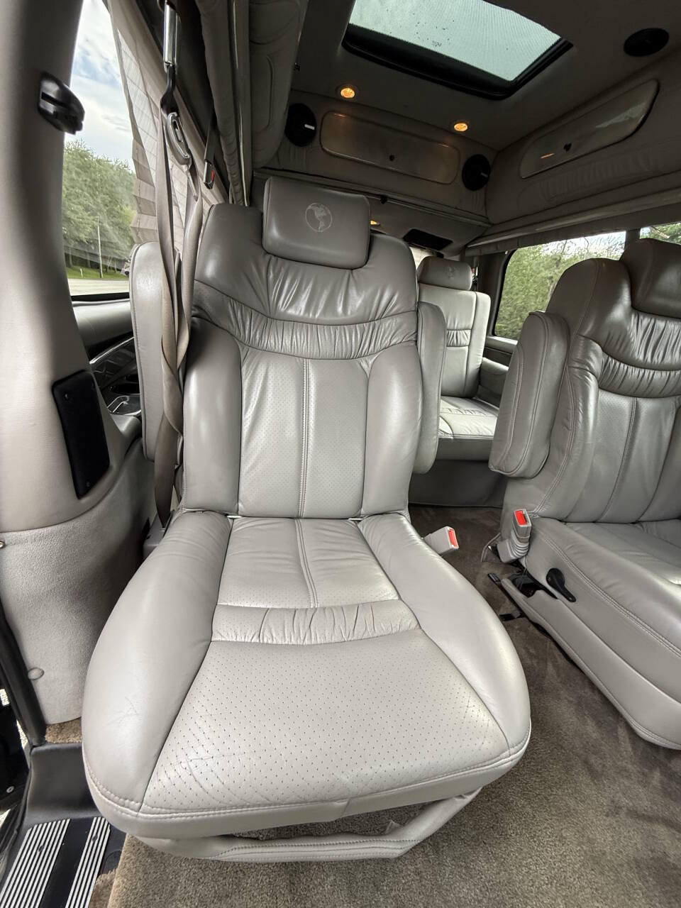 Used 2007 Chevrolet Express 2500 Extended w/ Preferred Equipment Group RWD image 19